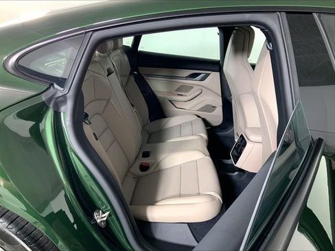 Used 2025 Porsche Taycan image 17