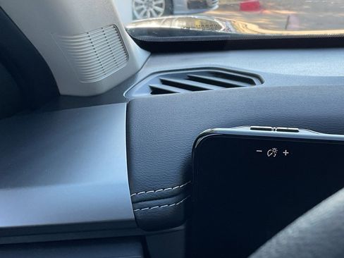 Used 2025 Nissan Kicks SV image 26