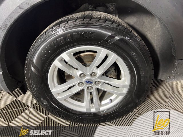 Used 2020 Ford Explorer XLT w/ Equipment Group 202A AWD/4WD image 30