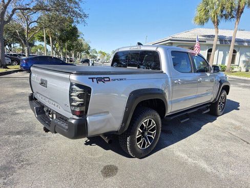 Used 2021 Toyota Tacoma TRD Sport image 6