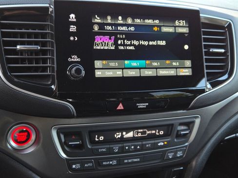 Certified 2025 Honda Passport EX-L image 13