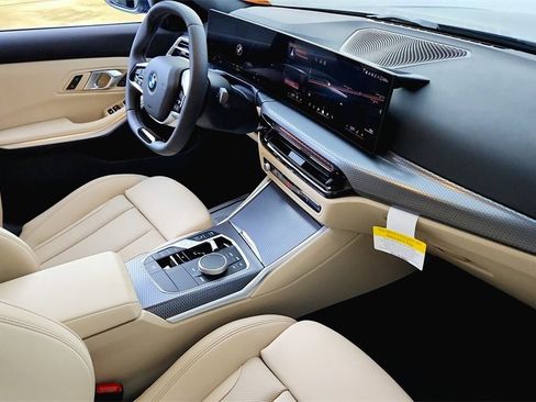 Used 2025 BMW 330i xDrive Sedan w/ Convenience Package image 34