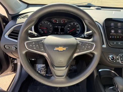 Used 2025 Chevrolet Malibu LT FWD image 19