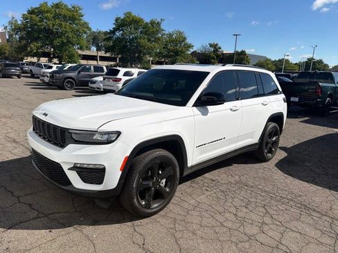 Certified 2024 Jeep Grand Cherokee Limited w/ Black Appearance Package AWD/4WD image 2
