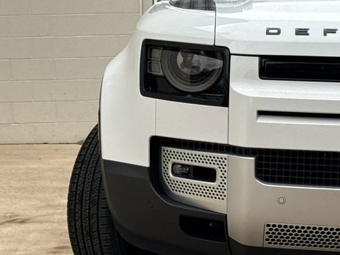 Used 2025 Land Rover Defender 110 S image 3