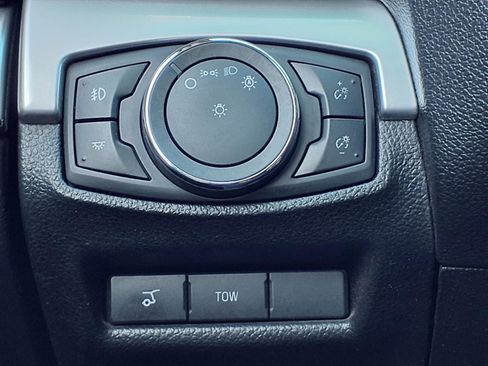 Used 2017 Ford Explorer XLT w/ Equipment Group 202A image 20