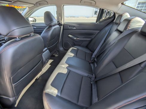 Used 2019 Nissan Altima 2.5 SR FWD image 14