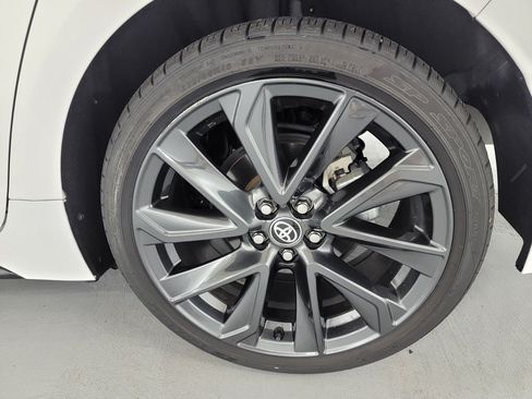 Certified 2025 Toyota Corolla SE w/ SE Premium Package FWD image 10