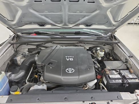 Used 2010 Toyota Tacoma 4x4 Access Cab V6 image 31
