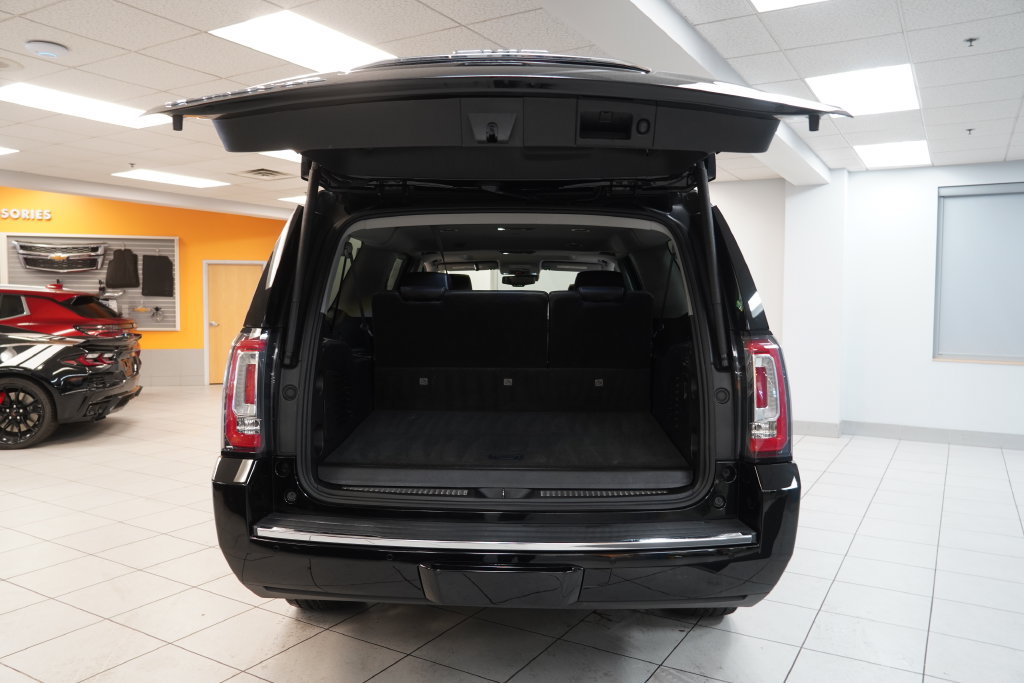 Used 2020 GMC Yukon XL Denali w/ Denali Premium Package AWD/4WD image 10