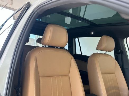 Certified 2023 Volkswagen Tiguan SE R-Line image 23