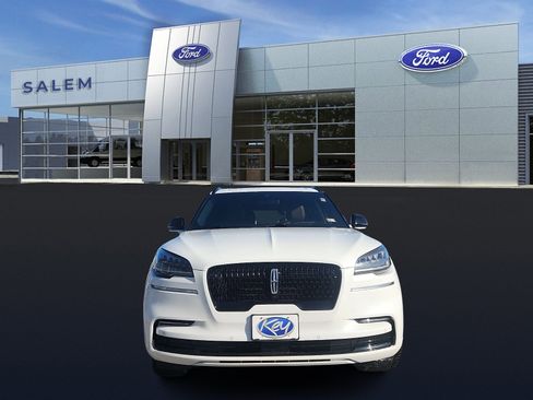 Used 2023 Lincoln Aviator Reserve w/ Equipment Group 201A image 8