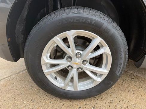 Certified 2017 Chevrolet Equinox LT w/ Convenience Package image 11