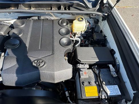 Used 2020 Toyota 4Runner SR5 image 36