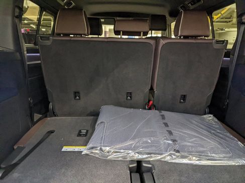 New 2025 Volkswagen ID. Buzz Pro S image 26