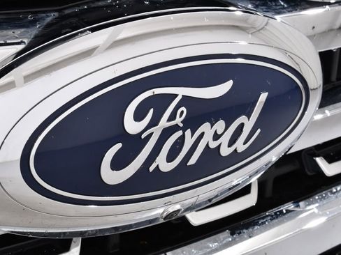 Used 2023 Ford F350 Lariat w/ Lariat Ultimate Package AWD/4WD image 20