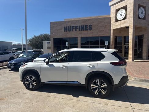 Used 2023 Nissan Rogue Platinum w/ Platinum Premium Package image 2