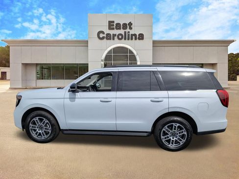 Used 2025 Ford Expedition Active AWD/4WD image 6