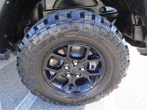 Used 2024 Jeep Wrangler Unlimited image 37