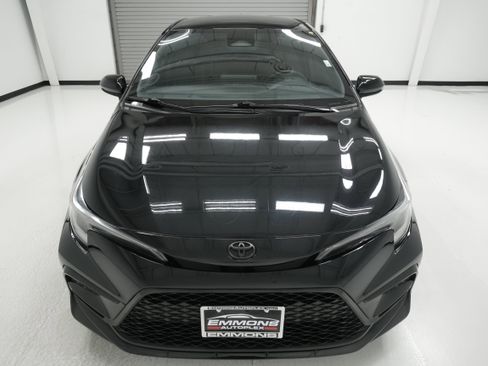 Used 2023 Toyota Corolla SE FWD image 2