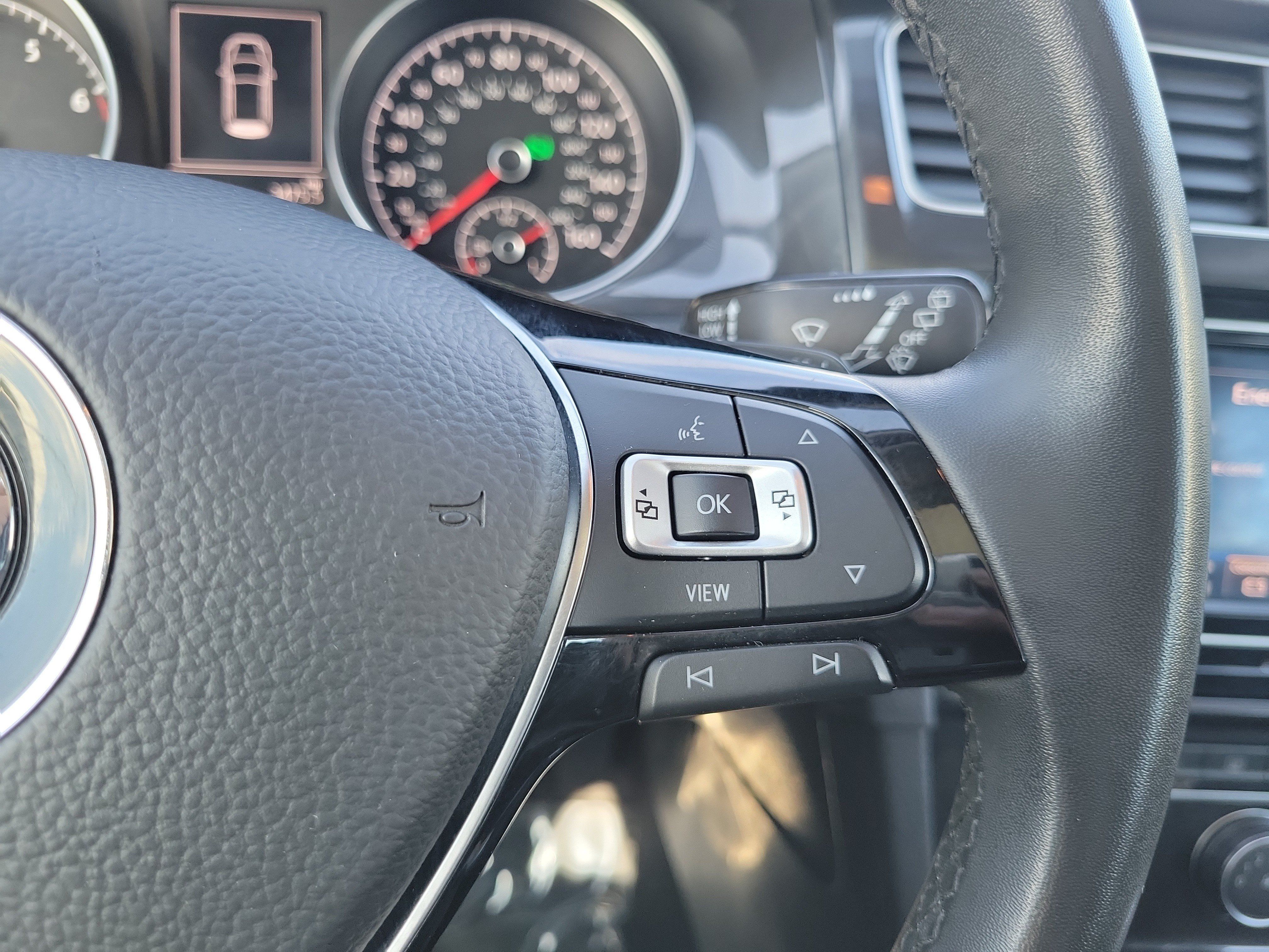 Used 2020 Volkswagen Golf 4-Door FWD image 19