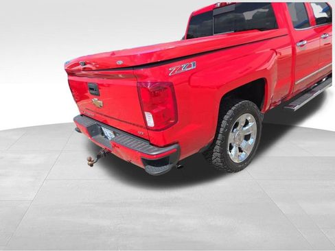 Used 2017 Chevrolet Silverado 1500 LTZ Z71 w/ LTZ Plus Package AWD/4WD image 4