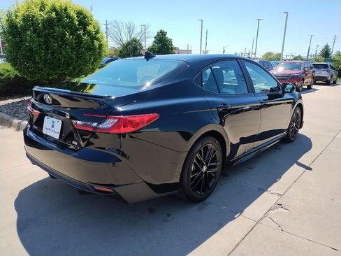 Used 2025 Toyota Camry SE FWD image 7