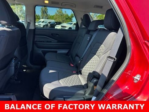 Used 2025 Nissan Pathfinder SV FWD image 15