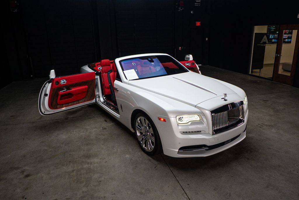 Used 2016 Rolls-Royce Dawn RWD image 11