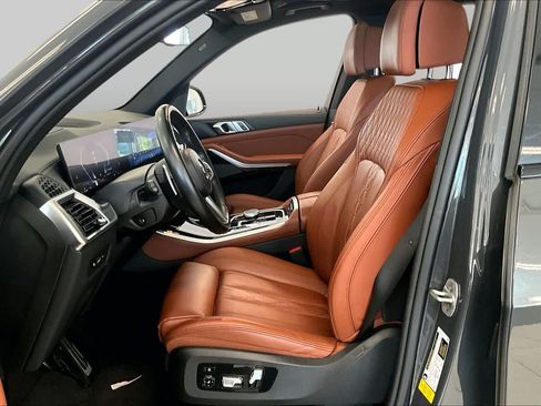 Used 2024 BMW X5 sDrive40i w/ M Sport Package RWD image 7