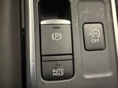 Used 2026 Nissan Pathfinder SV image 32