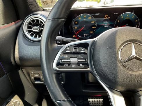 Used 2022 Mercedes-Benz GLB 250 4MATIC image 13