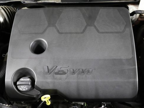 Used 2022 Chevrolet Traverse LT w/ LPO, Floor Liner Package image 18