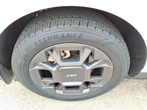 Used 2025 Kia Carnival SX FWD image 21