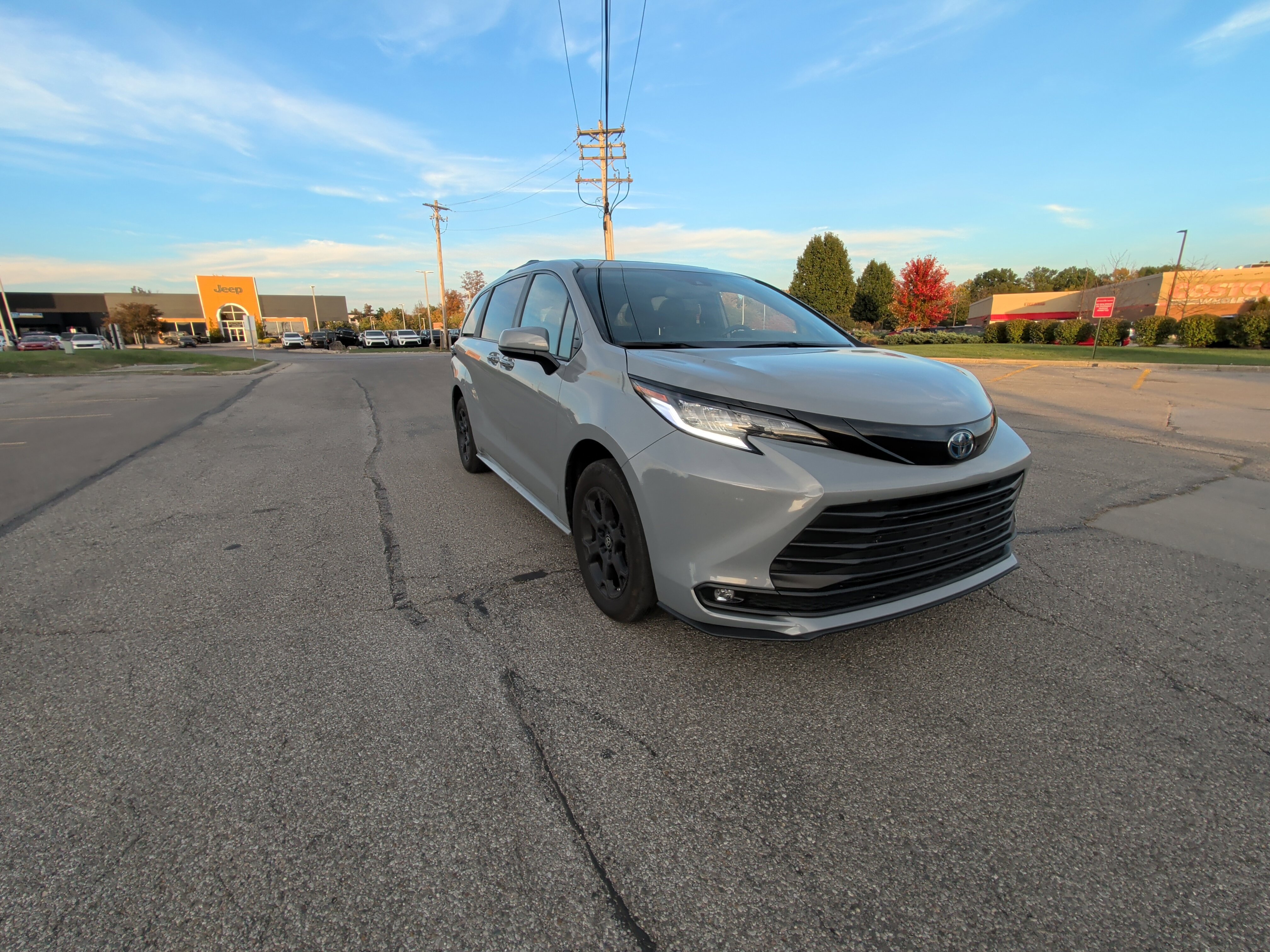 Used 2025 Toyota Sienna XLE Woodland Edition AWD/4WD image 17