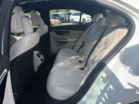 Used 2025 Mercedes-Benz C 300 Sedan image 29