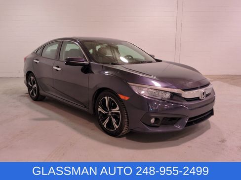 Used 2018 Honda Civic Touring image 1