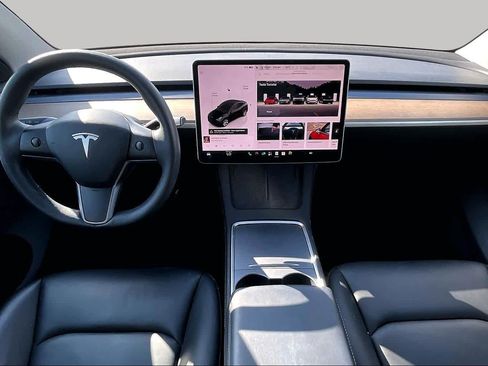 Used 2023 Tesla Model Y AWD image 15