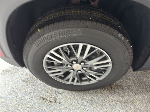 New 2026 Chevrolet Traverse LT w/ Enhanced Driving Package image 32