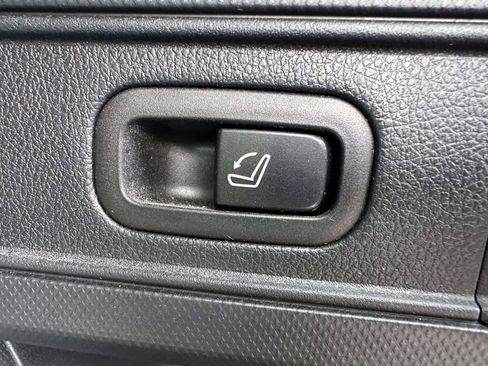 Used 2022 Subaru Forester Limited image 12