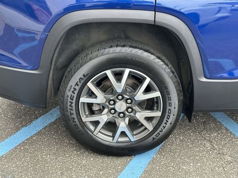 Used 2023 GMC Acadia SLE w/ Driver Convenience Package image 9