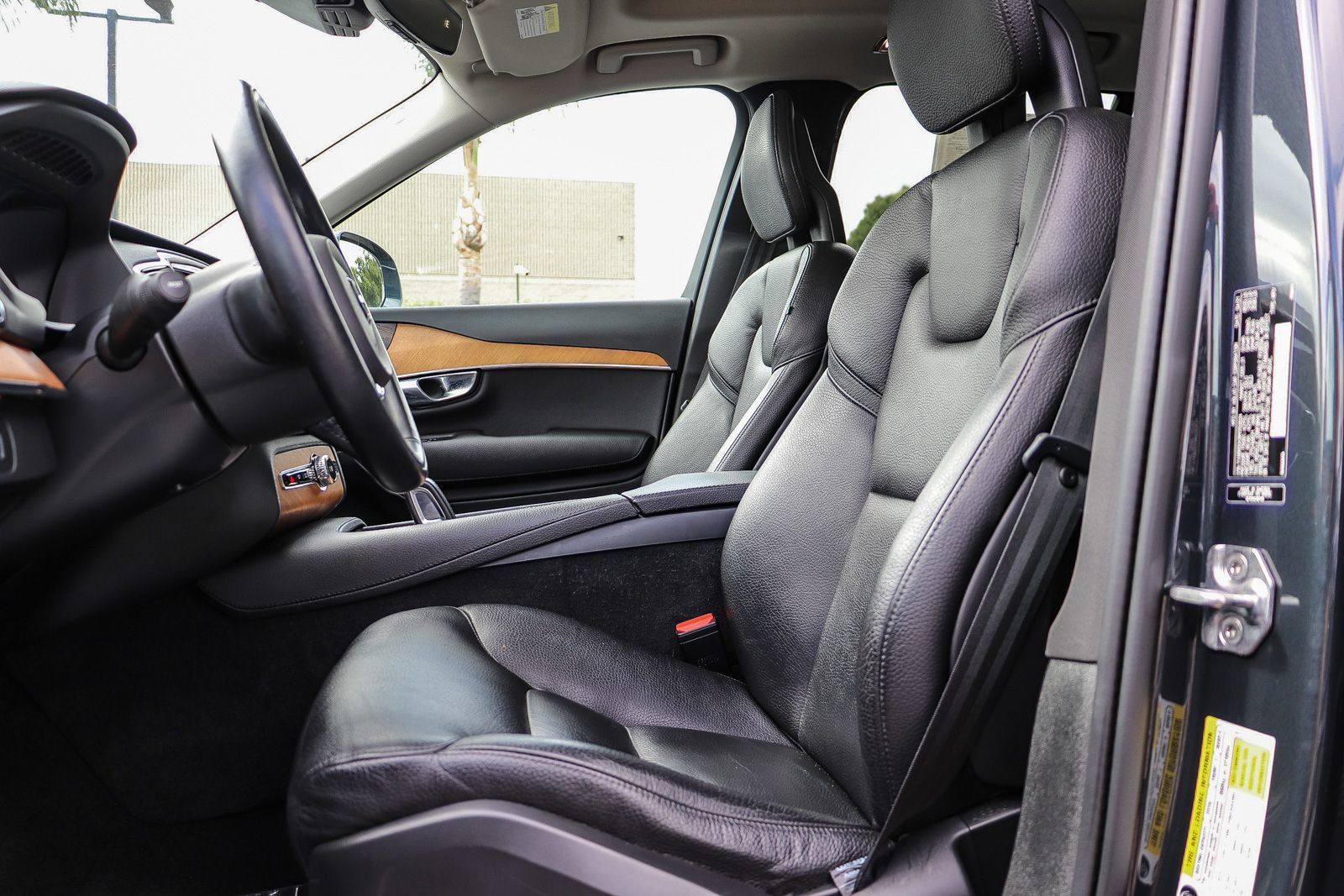 Used 2021 Volvo XC90 T8 Inscription Expression w/ Advanced Package AWD/4WD image 18