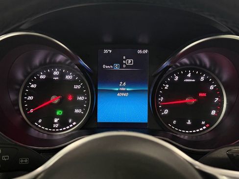 Used 2021 Mercedes-Benz GLC 300 4MATIC w/ AMG Line image 18