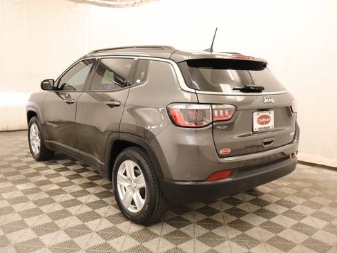Used 2022 Jeep Compass Latitude FWD image 3