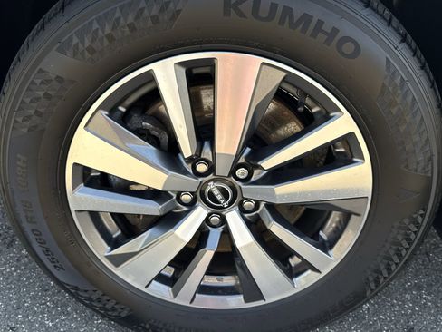 Used 2024 Nissan Pathfinder SL image 10