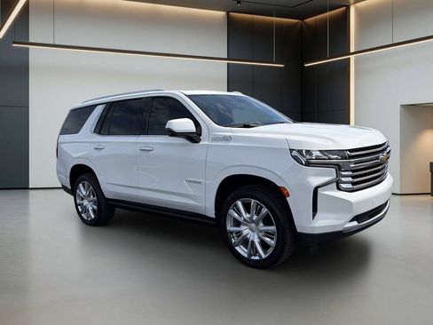 Used 2021 Chevrolet Tahoe High Country w/ Premium Package AWD/4WD image 8
