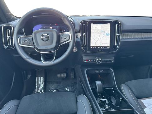 Certified 2025 Volvo XC40 B5 Plus image 24