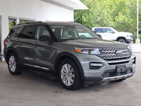 Used 2020 Ford Explorer Limited RWD image 3