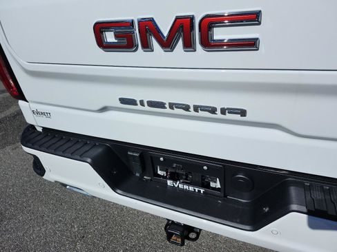 Certified 2025 GMC Sierra 1500 AT4 w/ AT4 Premium Package image 4