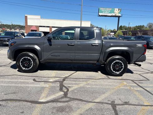 Used 2025 Toyota Tacoma TRD Off-Road image 21